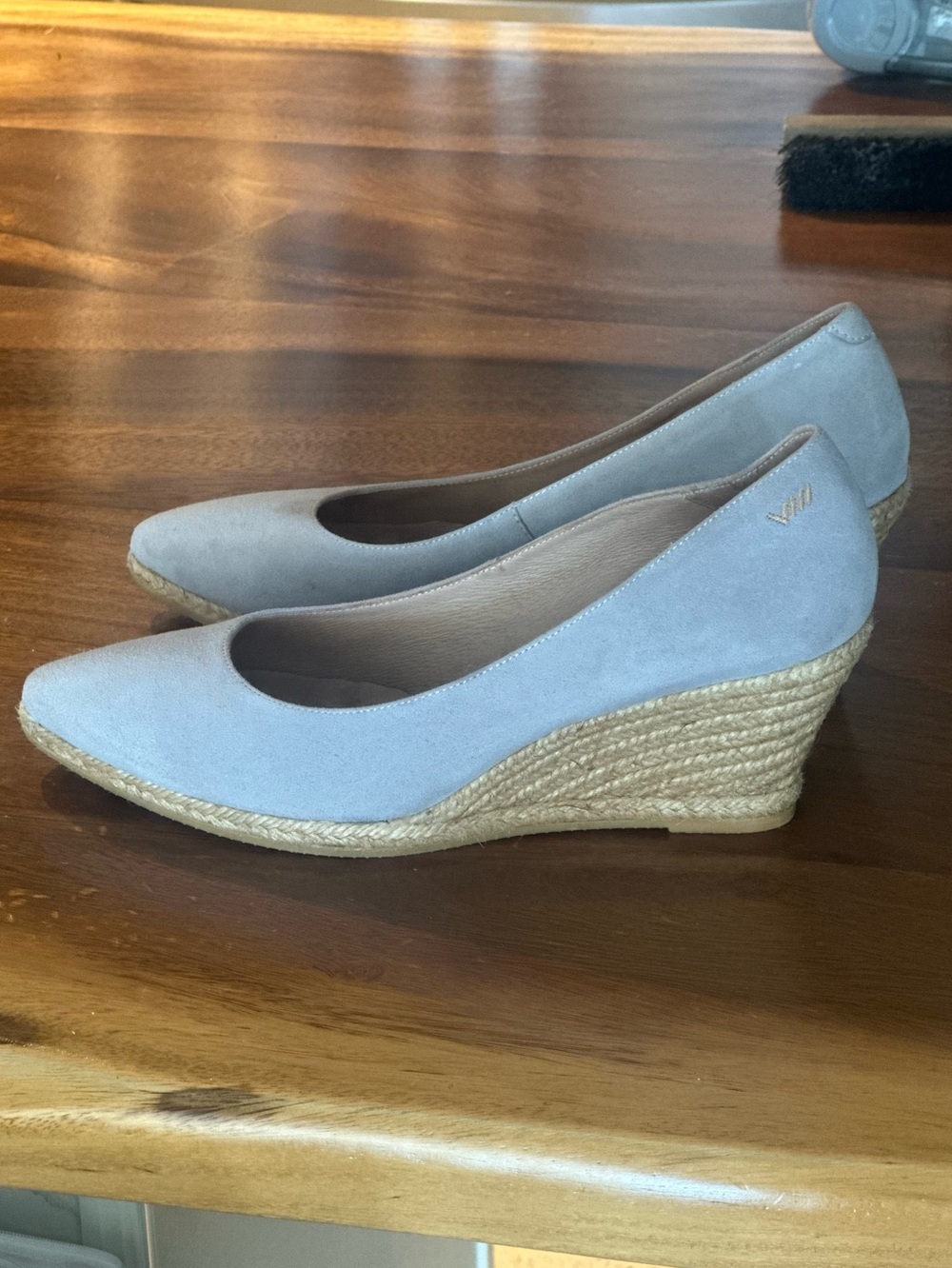 Viscata Barcelona  Light Grey Suede Espadrille Wedge Pumps EU42 US10.5/11